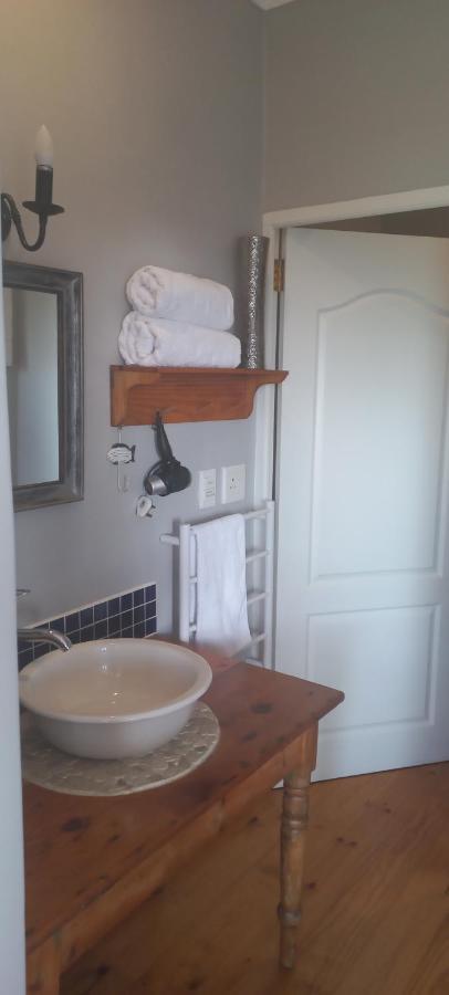 Oppikoppi De Kelders Hotel ภายนอก รูปภาพ